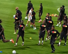 优德网址 -门兴格拉德巴赫训练开放日；加时末段状态回暖引欢呼；德国杯在即；更衣室氛围转暖的简单介绍